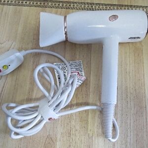 T3 Featherweight Hair dryer